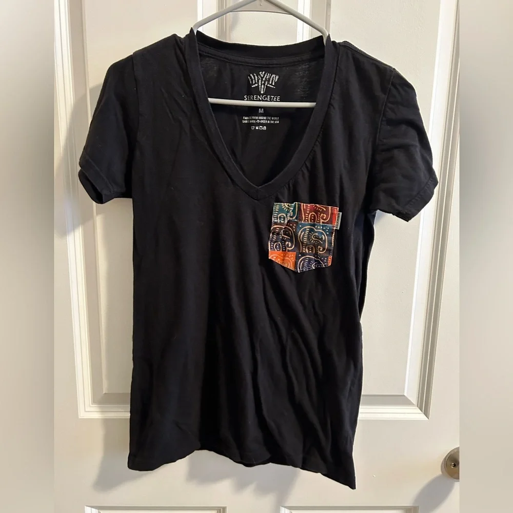 Serengetee Elephant Print Chest Pocket Black V Neck T Shirt Size M